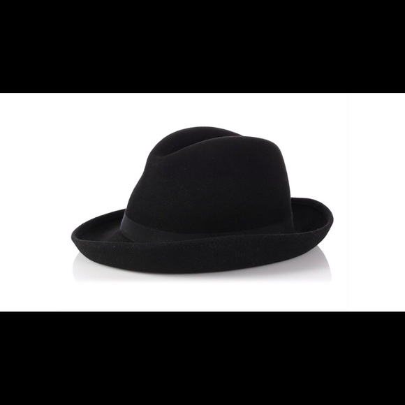 CHANEL LARGE BLACK FEDORA HAT with CC logo. - Picture 5 of 8